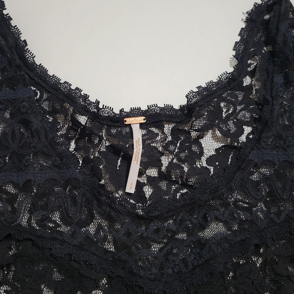 Free People black lace ruffle top - Picture 3 of 10